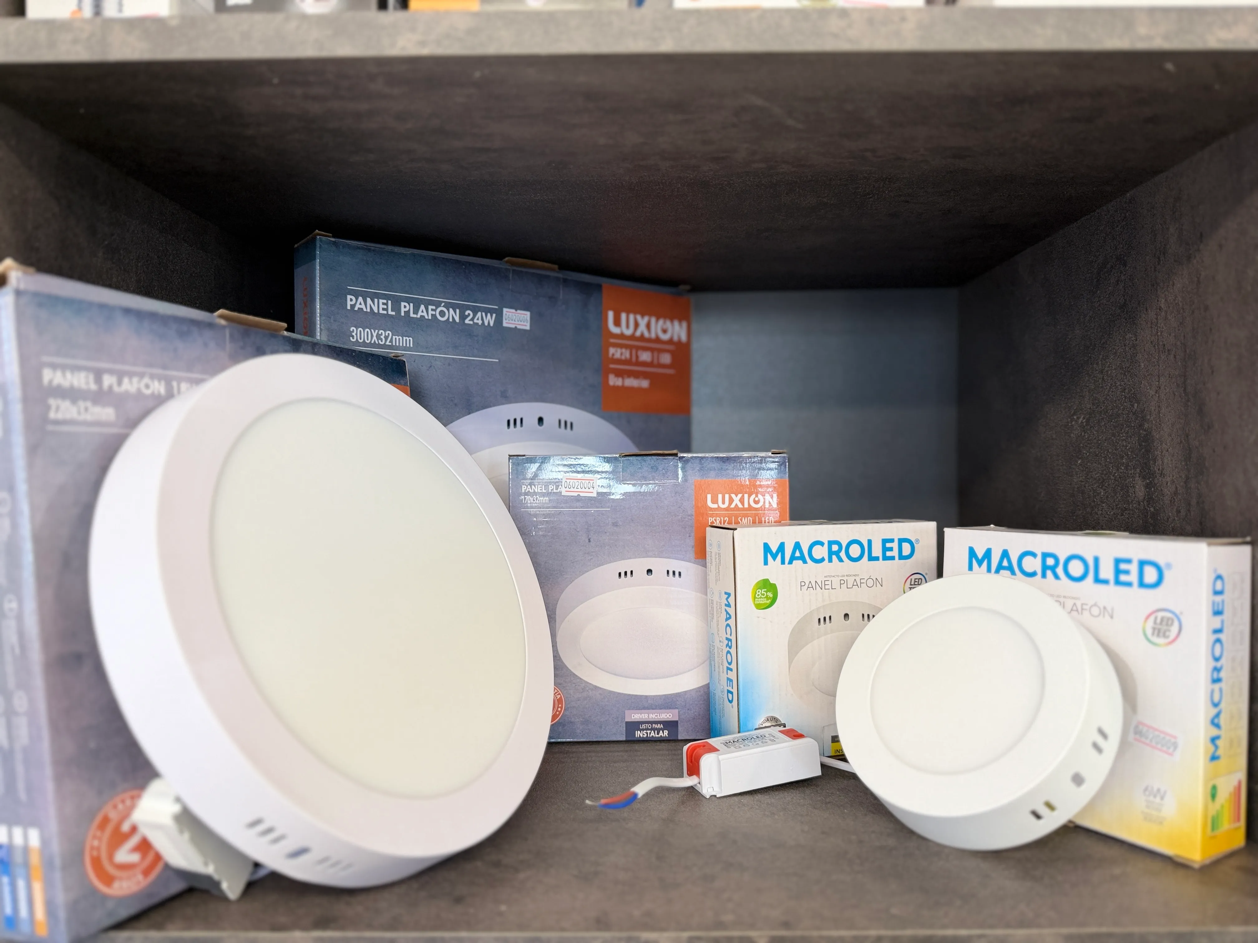 Paneles y focos plafones LED circulares sobrepuestos
